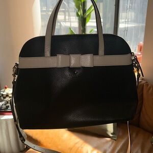 Kate Spade handbag with internal zipper pocket and removable strap